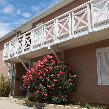 Fasthotel Nimes Caissargues Exterior photo